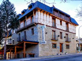 Hotel Esther, hotel v destinácii La Virgen de la Vega