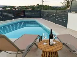 Amazing Home In Zmijavci