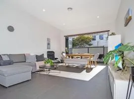 Grosvenor House - Private Townhouse, South Yarra