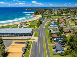 SKYES BEACH HOUSE spas sauna arcade machines โรงแรมในMalua Bay