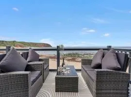 Beachfront 2BR Lodge - Wi-Fi - Parking - Sleeps 4