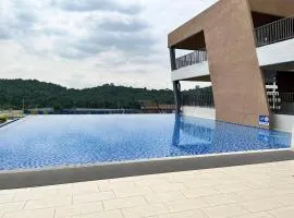 3BR Nice & Cozy Condo Near Bangi Wonderland w Pool