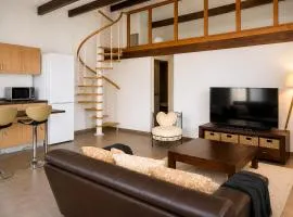 Nouveau - L'Ensoleillé Terrasse & Atypique - 10 Min Plages - Serenité & Confort - IDEAL FAMILLE Parking et Wifi Gratuit - OFFRE SPECIALE