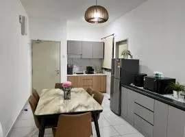 4BR Pool View Family Suite at Ostia, Bandar Baru Bangi - Full AC, Wi-Fi