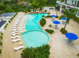 Private jacuzzi with Ocean View, 5 min from beach