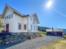 Gorgeous Home In Svatsum With Wifi
