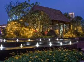 Country Garden Phoenix Hotel Nanchong, хотел в Gaoping