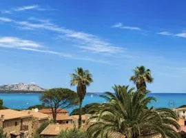 Piazzetta Dei Pini Two Bedroom Apartment 100 m from the Beach