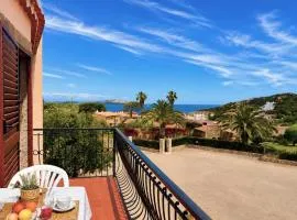 Piazzetta Dei Pini Two Bedroom Apartment 100 m from the Beach