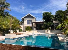Villa Atma Samui 3BR Pool villa, hotel v destinácii Ko Samui