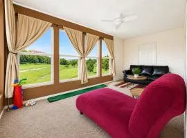 Lounging on the Links Thousand Hills