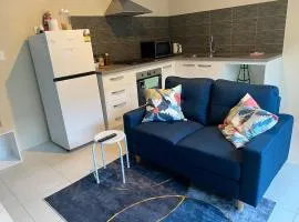 Guest suite with Free Wifi & Parking