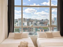 Seoullo stay #2min walk from seoul station #elevator #city view, מלון בסיאול