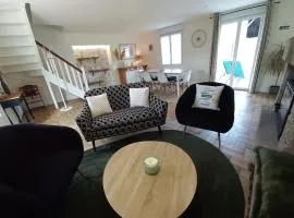 Jolie maison rénovée en campagne, proche Landivisiau, à environ 15 min de Plouescat et des plages