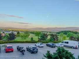 Przycup w Karkonoszach Apartamenty - pokoje hotelowe w obiekcie Kyriad Wojcieszyce, hotel v destinaci Wojcieszyce