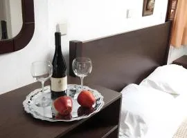 Elsa Rooms Pefkochori