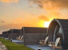 Bayview Glamping Pods Kerry, khách sạn ở Ballyheigue