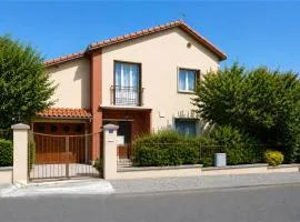 Maison ensoleillée très claire avec terrain clos 9 personnes