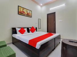 Hotel O DIVINE HOME, hotel a Jhājra