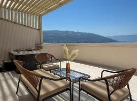 Accomodation Rooftop Jacuzzi Apartment