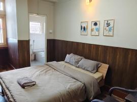 Dreamstay lodge، فندق في Kohīma