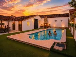 Villa Familiar l Piscina I Cine l Bbq l Sala de Juegos I 6min Segovia I 50min Madrid I 17 px