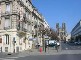 Hôtel De La Cathédrale