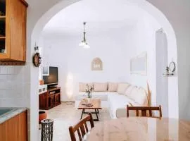 Ormos Isternia House