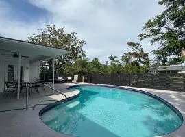 Bradenton Lakefront Home 1903