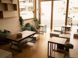 距離輕旅-東港店, hotel en Donggang