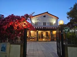 Domo Maddalena beach rooms