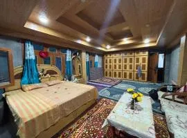 Zolang Homestay Yulla