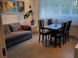 Basement apartment north in the city, hotell i Aabenraa