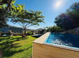 The Sky Zimmer, Hotel in Ein Kinya