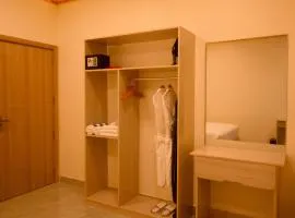 Maako Retreats