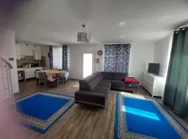 Casa Alice nr 64 -Complex de Pensiuni si Casute la munte!