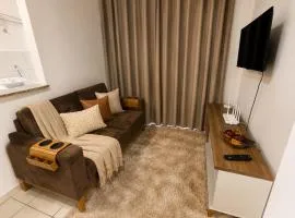 Apto completo perto do centro + ar cond. e vaga