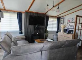 Dog Friendly 8 Berth Lodge, 600 Yard's From The Beach In Hunstanton