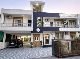 Live Free Hostel Dehradun, hotel a Dehradun
