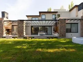 Casa Reserva jacuzzi Climatizado, Diseño y Naturaleza en Chacras de Coria