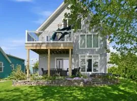 Rochester Lakeview 4BR with Firepit Sleeps 6 home