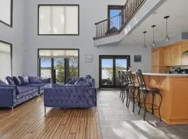 Rochester Lakeview 4BR with Firepit Sleeps 6 home