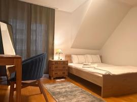 Stylish Room and private bathroom in lakefront apartment, hotel v destinaci Zug