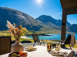 Panoramic Seaside Cabin in Vesterålen - Arctic Ocean Views - Close to the Beach