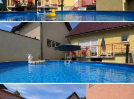 Apartman Josip with Pool, hotel i Gospić