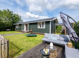 Charming chalet on the Vinkeveense Plassen, hotel sa Vinkeveen