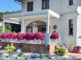 Villa Miód Malina -Wisełka blisko morza,klimatyczne pokoje,taras,cisza – hotel w Wisełce