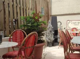 PARIS AUTHENTIC HOUSE open space studio Métro 14 Hôpital Bicêtre, RER B Gentilly
