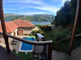 Private Pool Douro River View Villa, Hotel in Baião