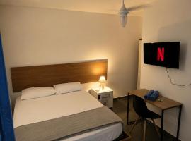Suíte confortável e econômica perto de tudo, Hotel in Resende